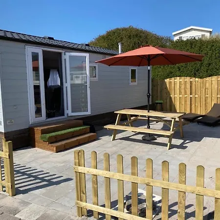 Strand Chalet Op Camping Duindoorn, Ijmuiden Aan Zee Campingplads