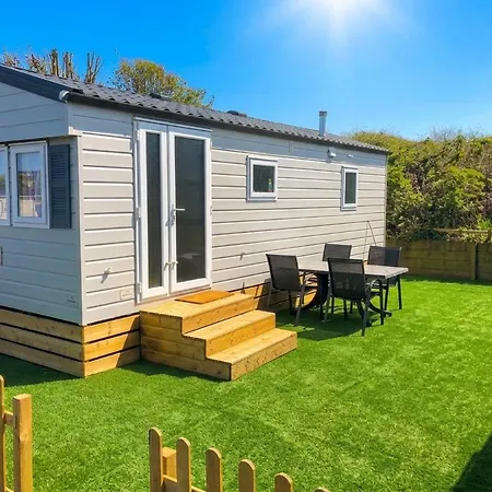 Strand Chalet Op Camping Duindoorn, Ijmuiden Aan Zee *